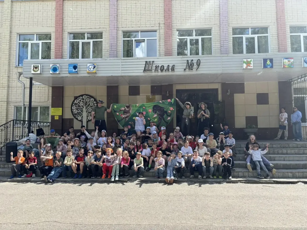 👍 В пришкольном лагере «Планета ЮНЕСКО» для ребят прошла яркая и весёлая игра «Зов Джунглей» 🐨