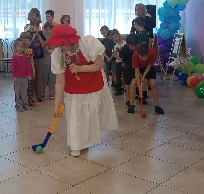 В ОКУ «Центр «СемьЯ» на базе летнего лагеря «Солнышко» прошло шумное развлекательно-кон...