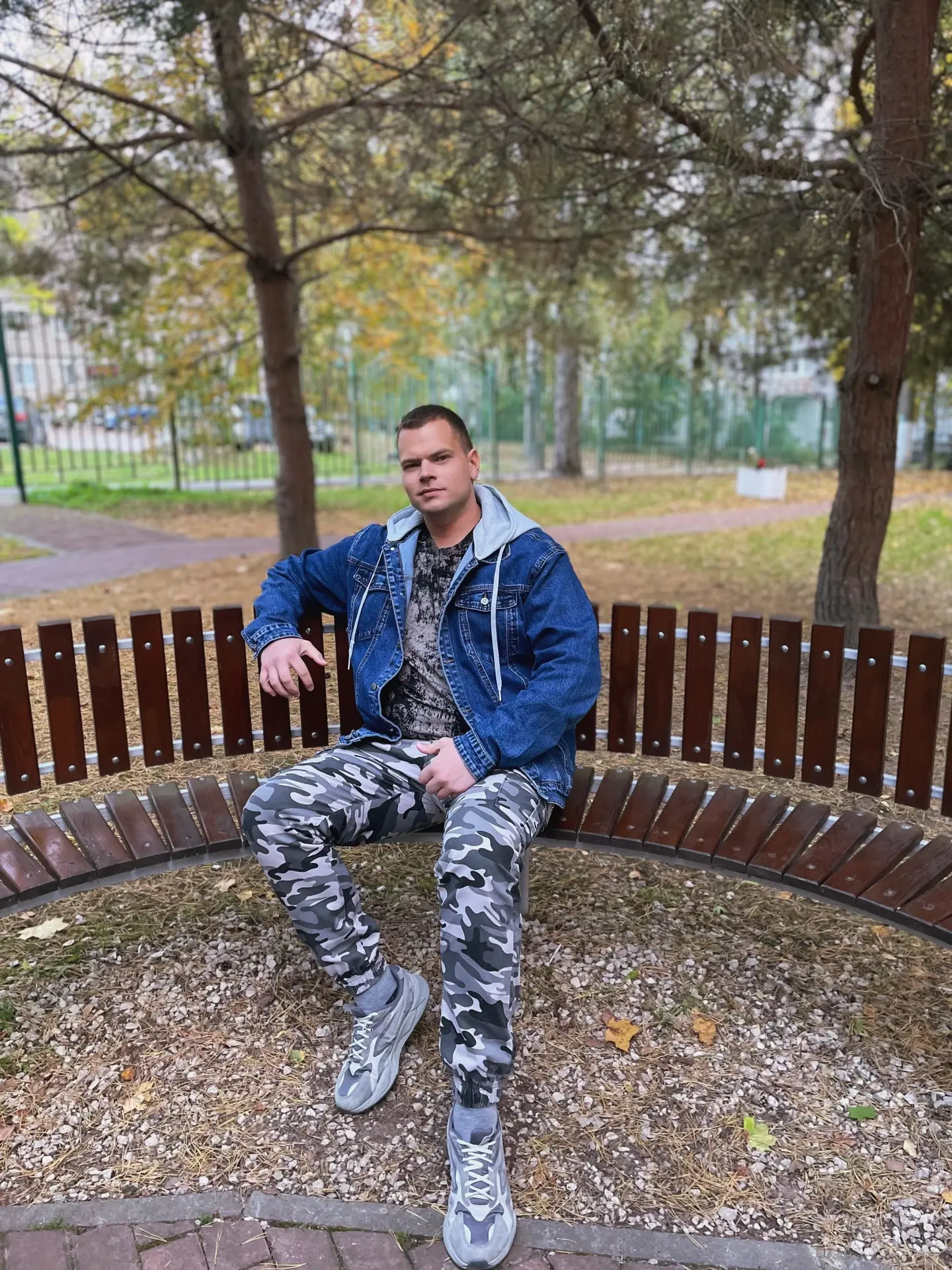 В парке возле дома сделал фото ❤️