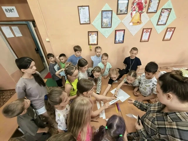 5 отряд «Добровольцы» — в деле!
В рамках работы школьного лагеря «Орлята России» наши активные и нер
