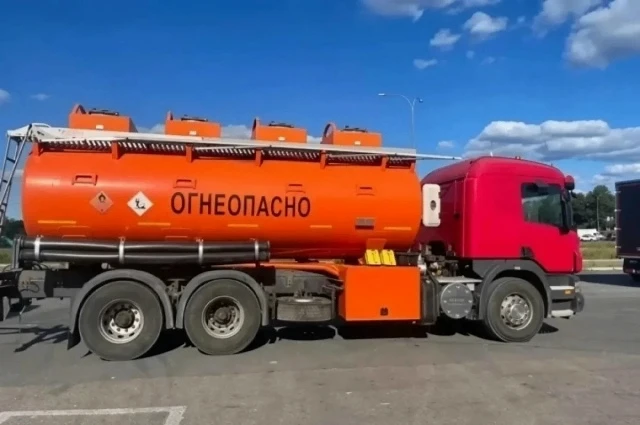 Подающие свет в отдаленные села в Забайкалье электростанции получили дизель

Фото: фото из канала "Т