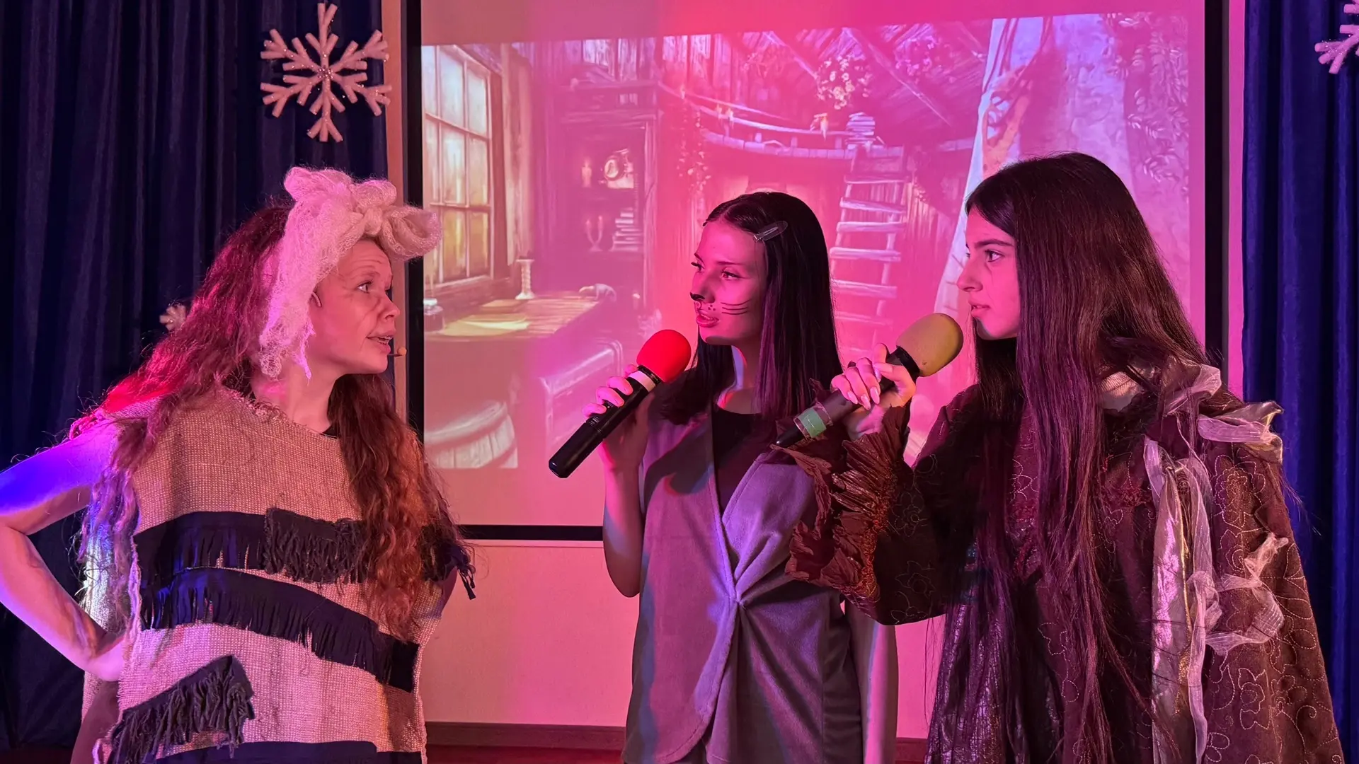 НОВОГОДНИЕ ПРЕДСТАВЛЕНИЯ 🎄  На этой неделе в нашем лицее царила по-настоящему сказочная атмосфера и 