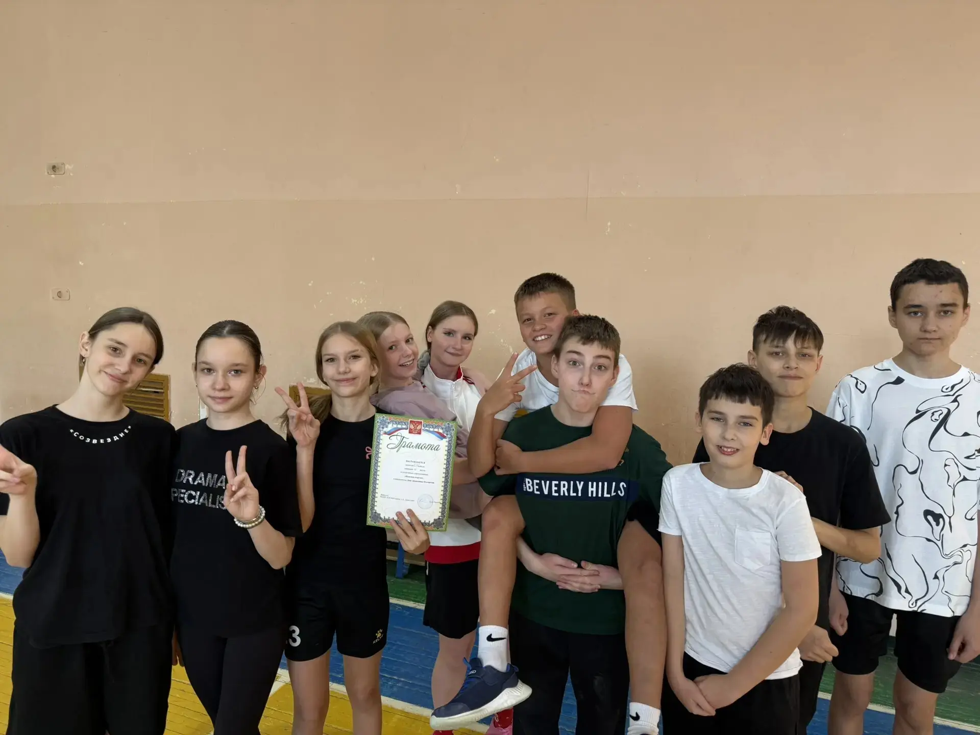 🏋️Школьная эстафета: праздник спорта и дружбы!  ✨В нашей школе состоялось яркое спортивное событие —