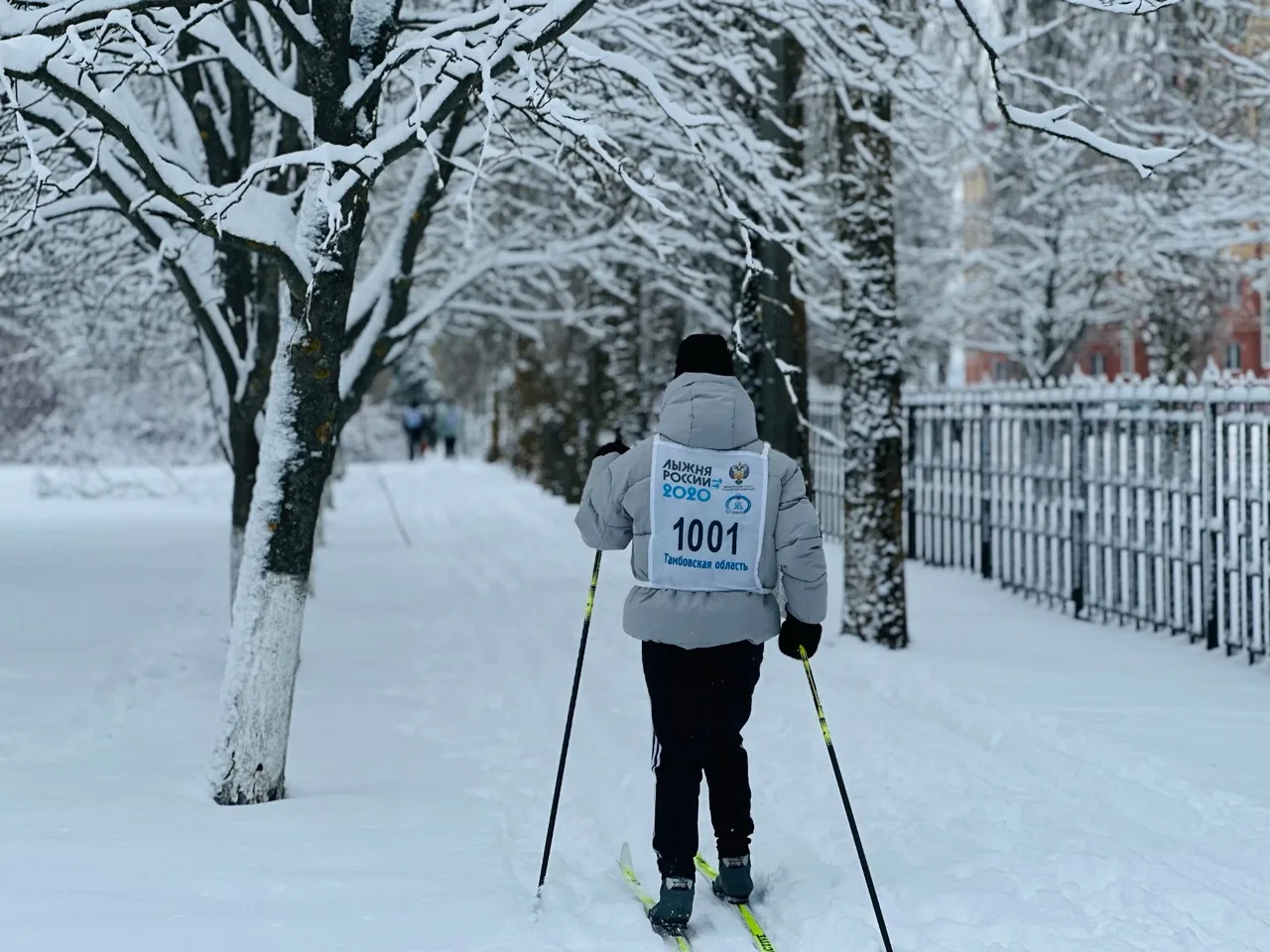 День в спорте, без интернета, провели сегодня Первомайские школьники!  ✨Вторые школьные лыжные гонки