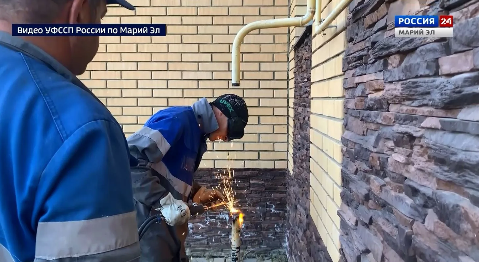 В Марий Эл должника отключили от системы газоснабжения за долг в 300 тысяч рублей


Подробности расс