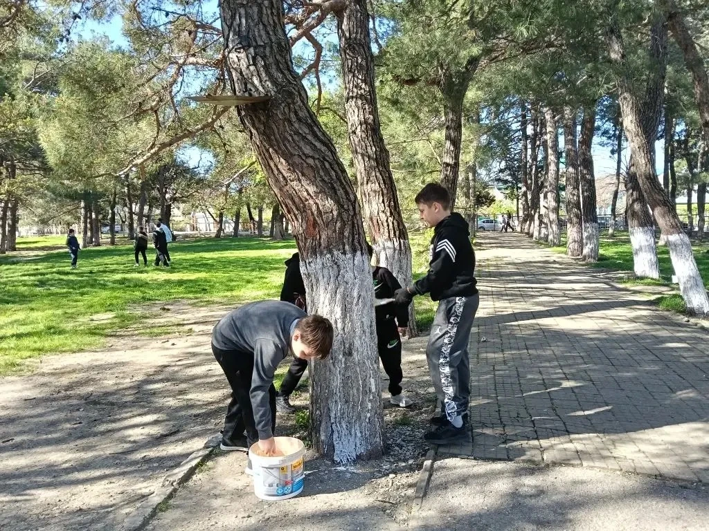 В школе прошел весенний субботник   Апрель - традиционное время привести все в порядок после долгой 