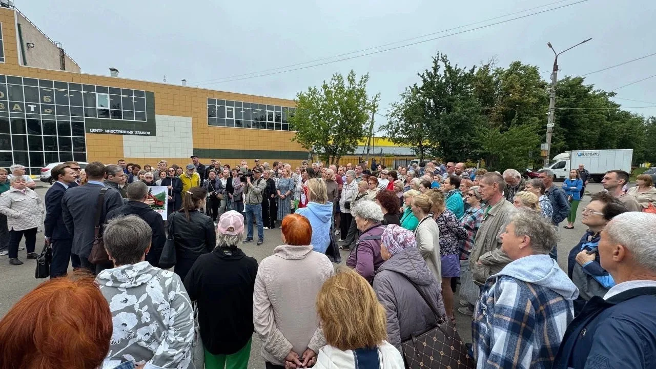 Снова дождь, и снова мы с жителями собрались, чтобы дать оценку ситуации вокруг Подмосковного леса, 