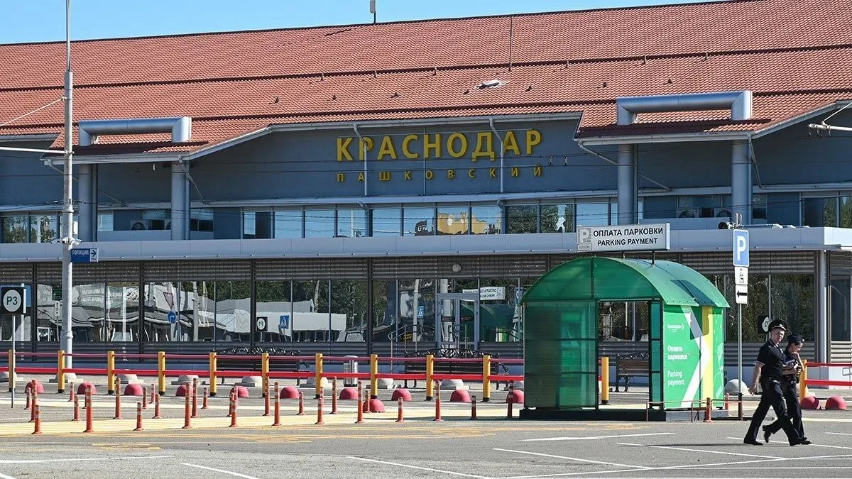 Опасность БПЛА в Краснодаре официально не отменяли, хотя аэропорт уже дважды снимал огр...