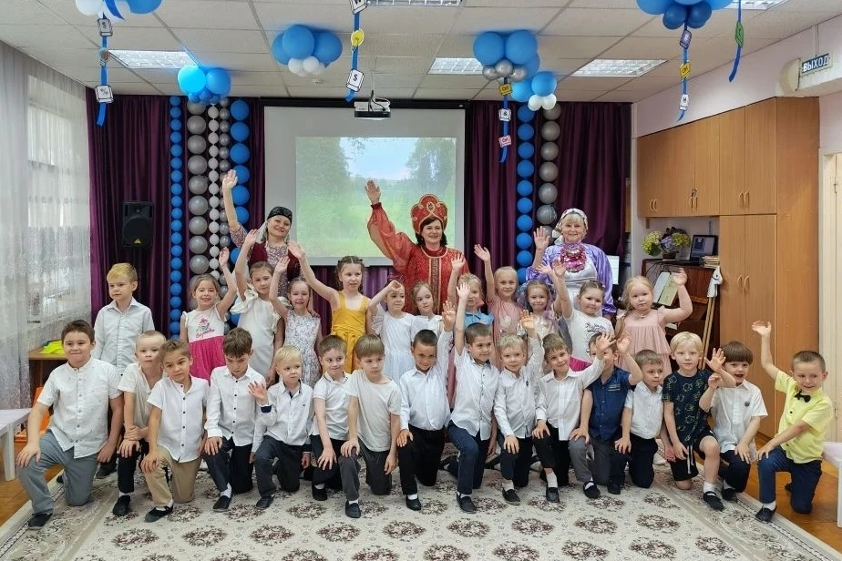Праздник «Россия - наш общий дом!» в детском саду ИжГТУ

🇷🇺 10 июня в детском саду ИжГТУ прошел пр