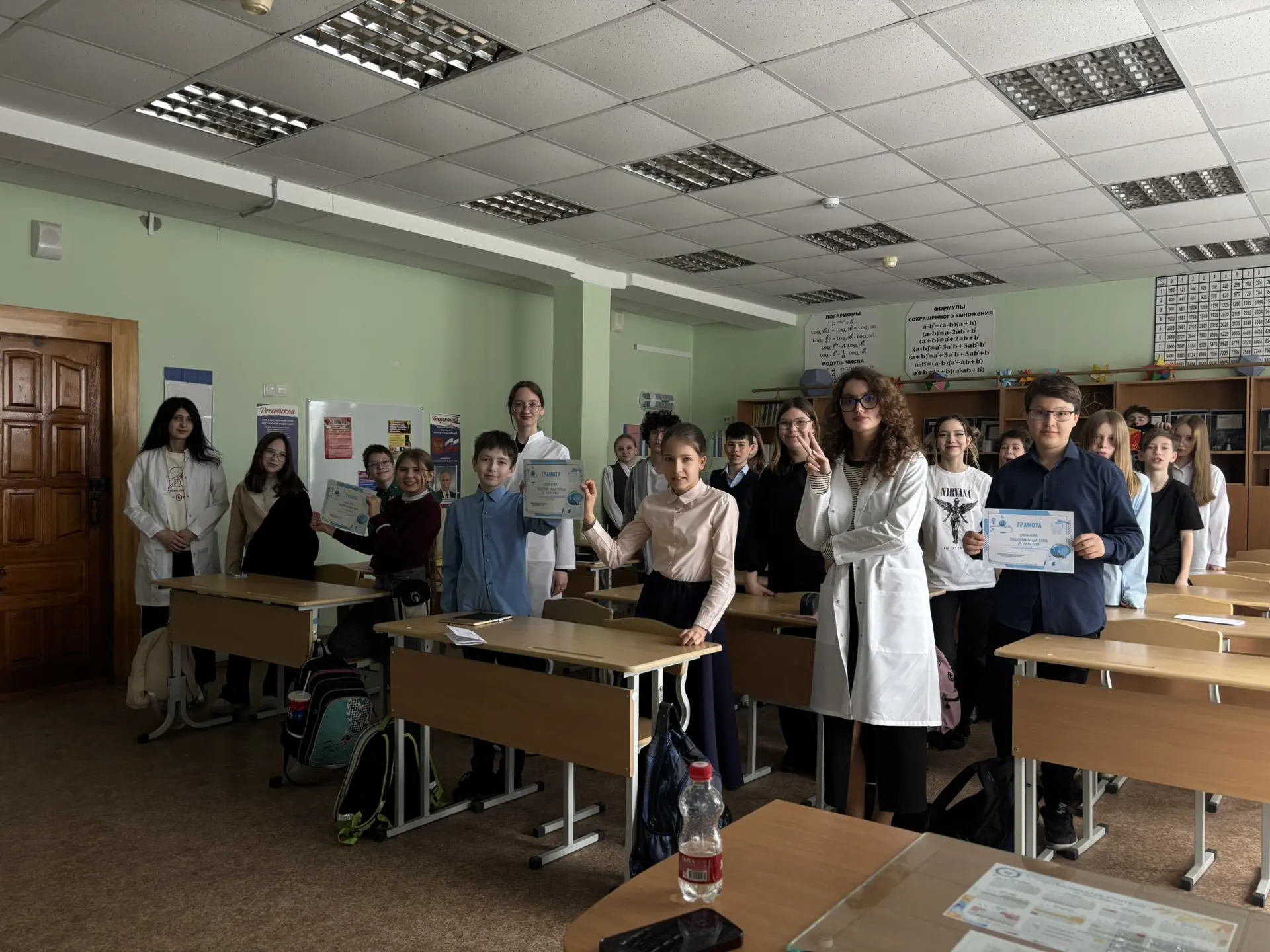 🦷 Секреты красивой улыбки от будущих докторов! ✨  Сегодня и на прошлой неделе в нашей школе было по-