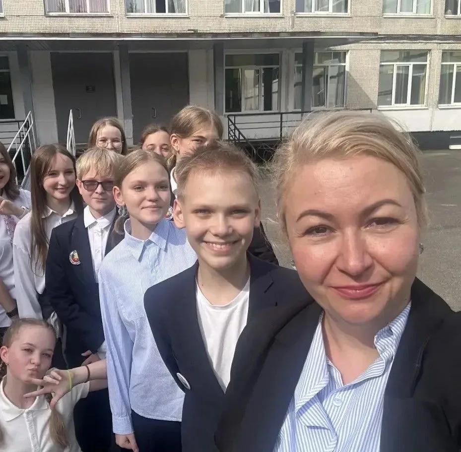 🌞Английский без парт: как прошёл урок в 6Б классе В 6Б классе Вайц Карина Сергеевна провела необычны