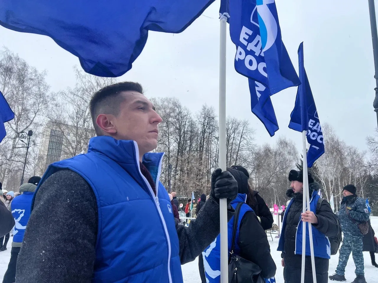Крымская весна: Единая Россия приняла участие в митинг-концерте на Ново-Соборной площади  В программ