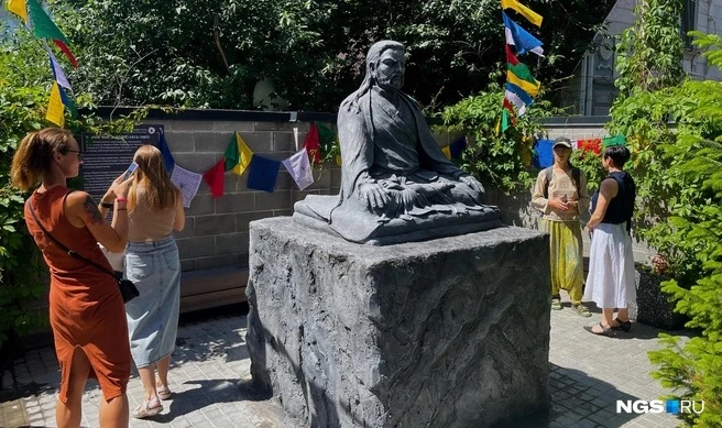 📌Новосибирск украсила первая в России статуя буддийского учителя Марпы Переводчика

Уникальная скул