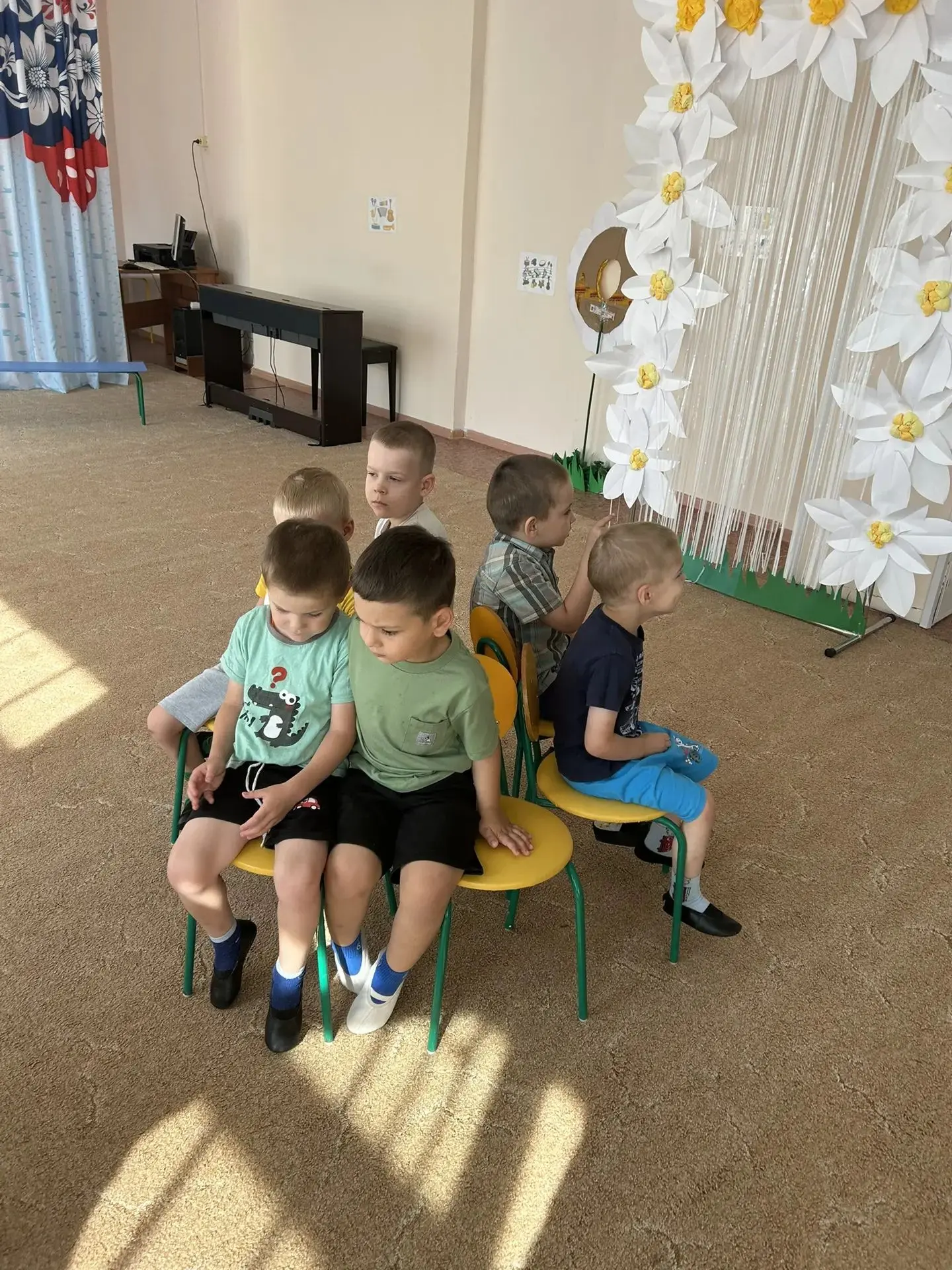 «Мы — едины: музыка и танцы»! 🎶💃

Ребята из средней группы познакомились с зажигательной лезгинкой