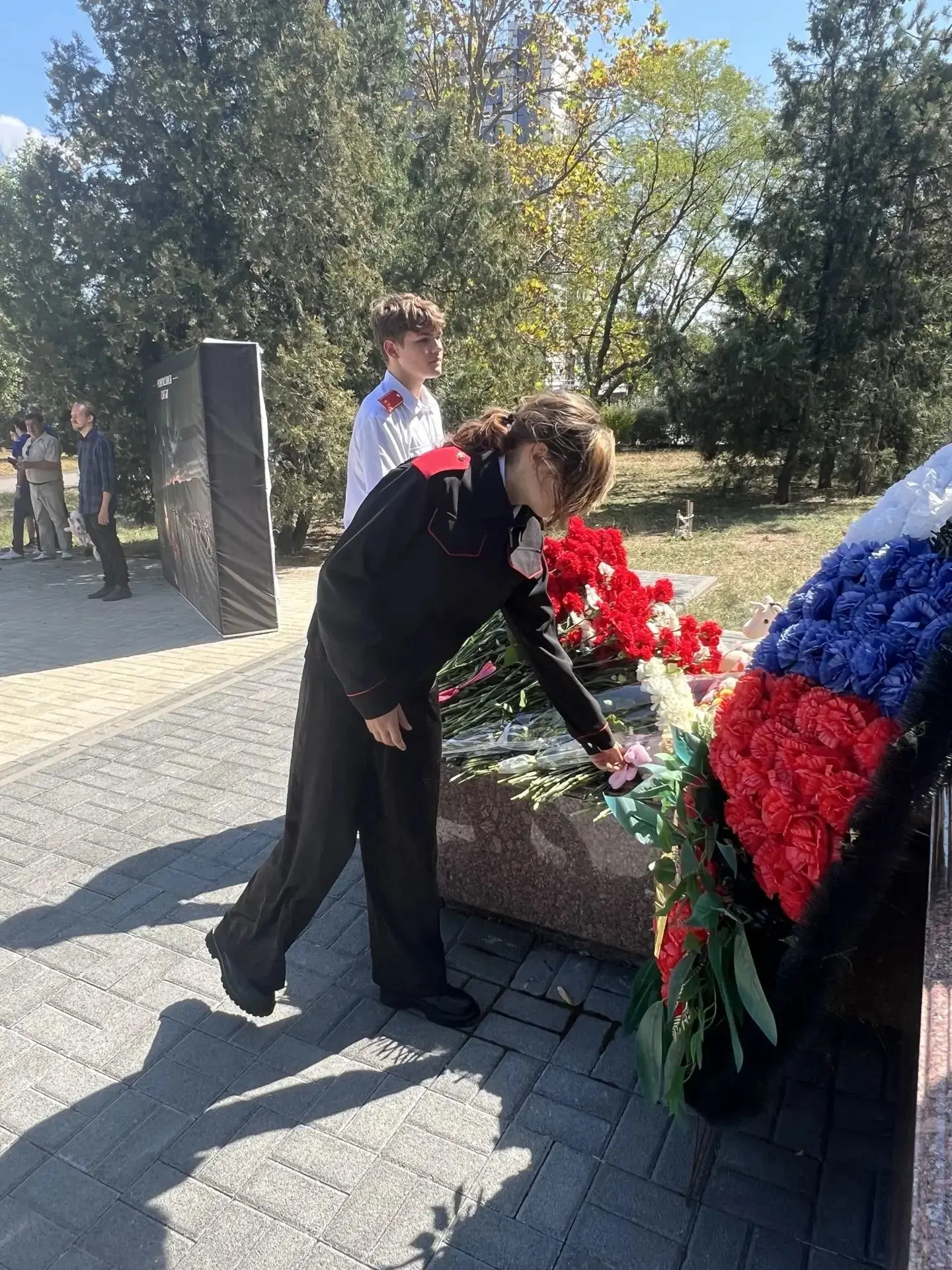 Утро 3 сентября началось с памятной акции. Ребята нашей школы присоединились к горожана...