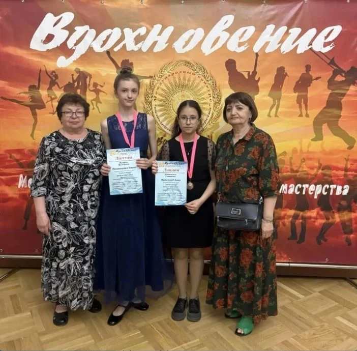 📌Учащиеся фортепианного и вокального отделений Детской школы искусств г. Аксая успешно выступили на 