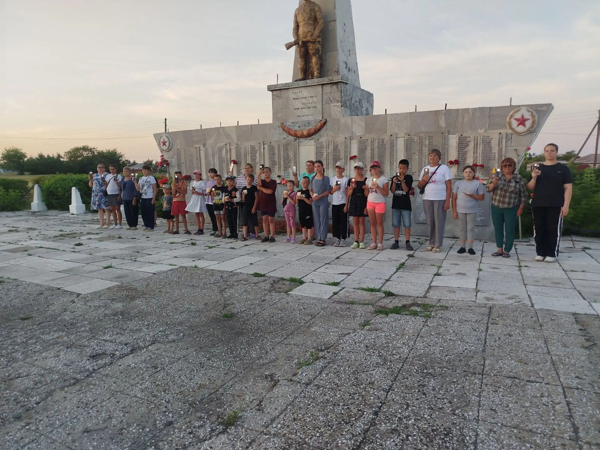 🔥 День памяти и скорби: помним и чтим.
🙏 В преддверии Дня памяти и скорби участники социальных клу