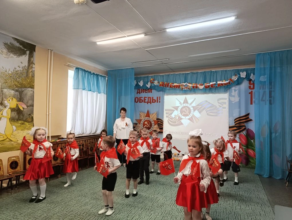 Дорогие друзья! Сегодня в нашей уютной младшей группе прошло незабываемое развлечение, посвященное Д