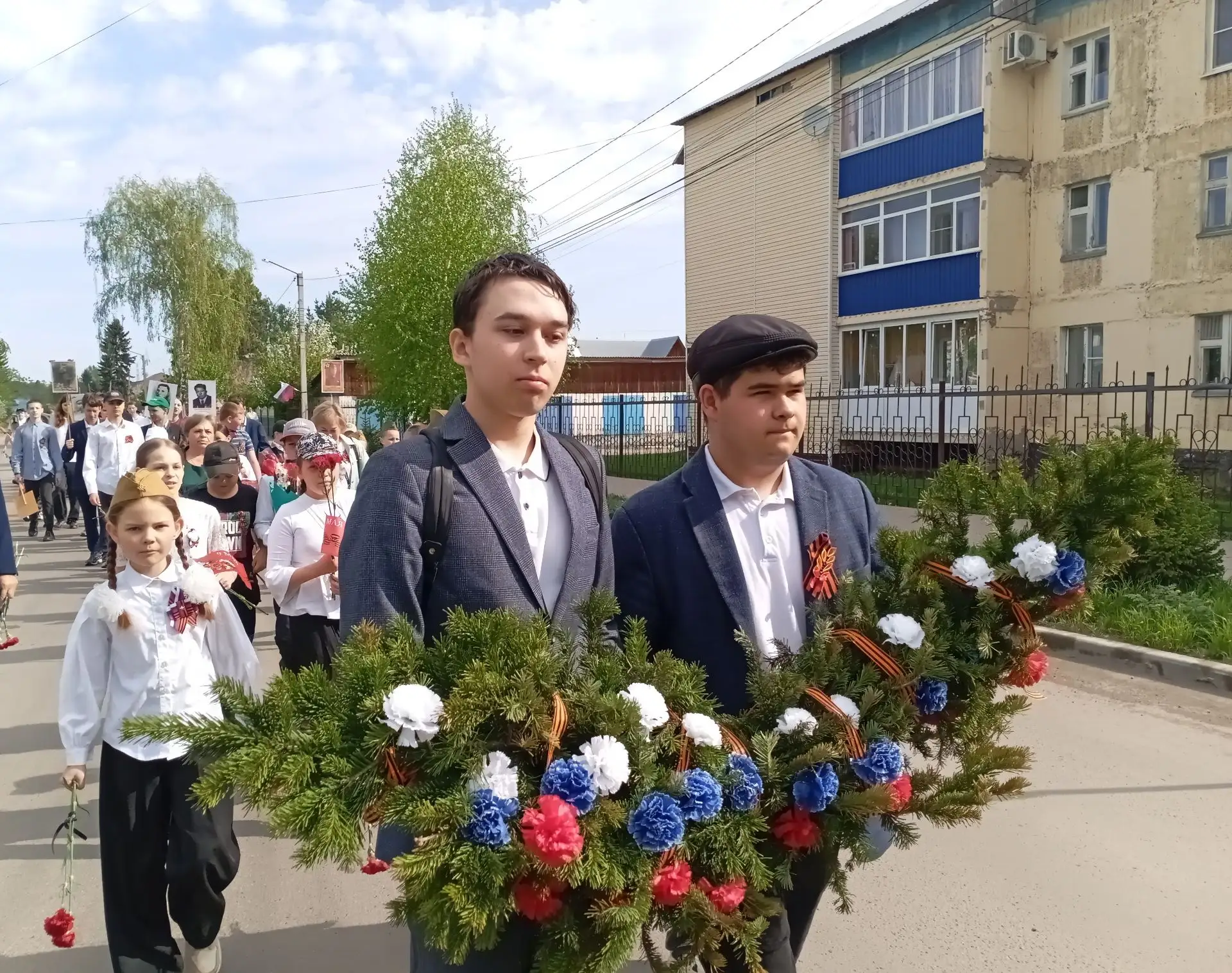8 мая в честь Великого праздника Дня Победы в школе состоялся праздничный концерт. 9 мая учащиеся и 