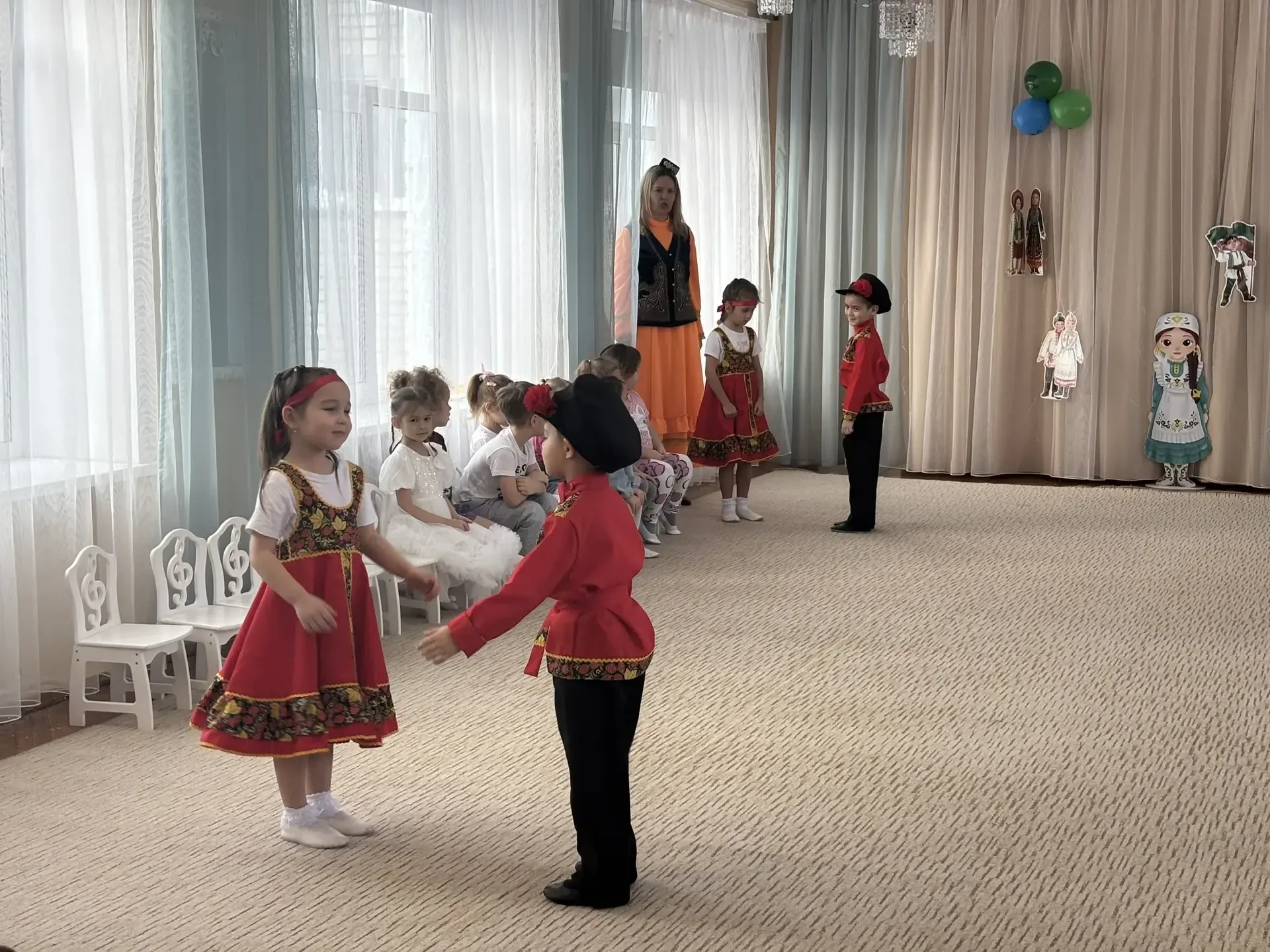 Каждый год в нашем детском саду традиционно отмечается замечательный праздник — День ро...