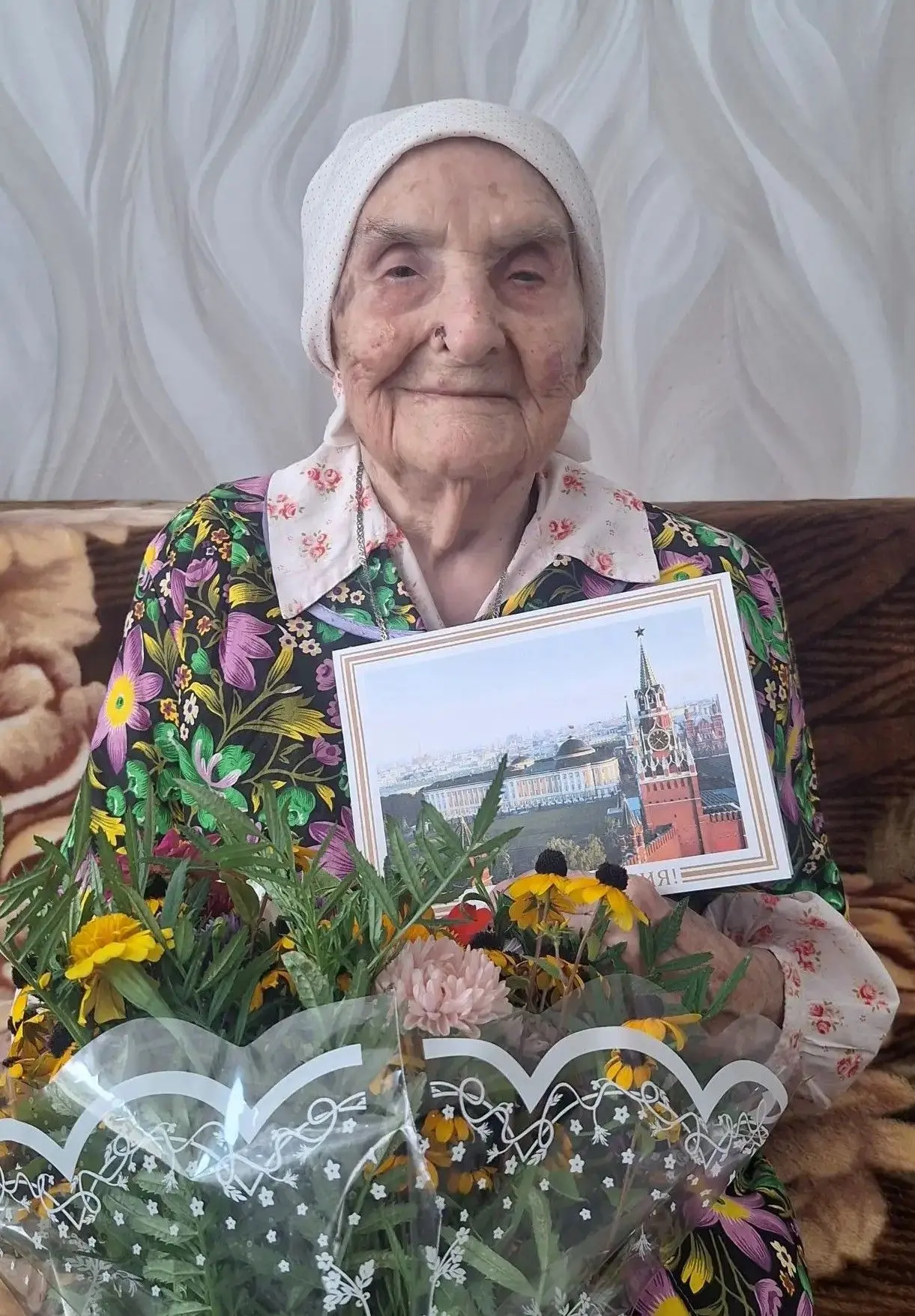 🔹 102 года ветерану Великой Отечественной войны Малыхиной Анне Михайловне.
