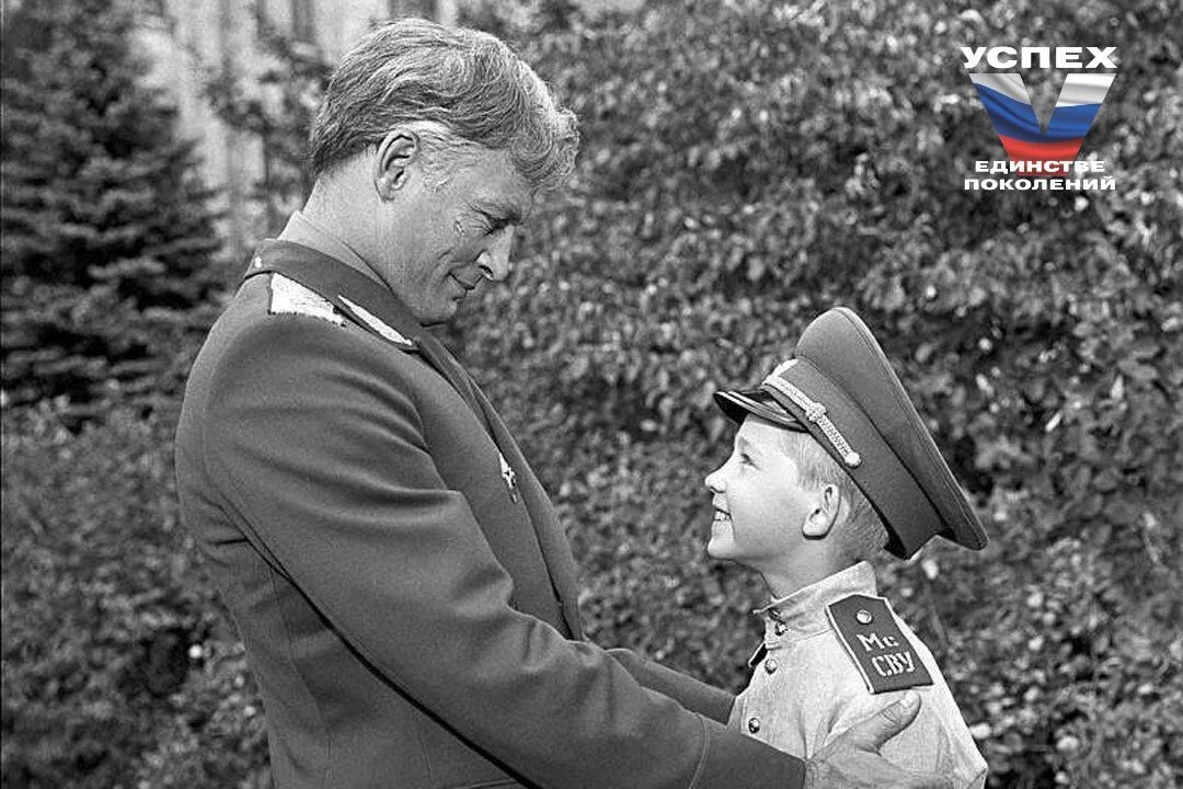 26 июля 1971 года на экраны вышел легендарный фильм "Офицеры", режиссёром которого стал...