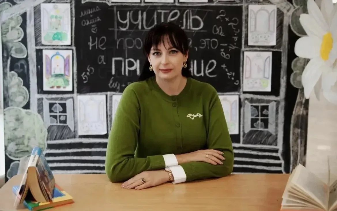 Хочу поздравить классного руководителя и учителя истории Викторию Александровну!