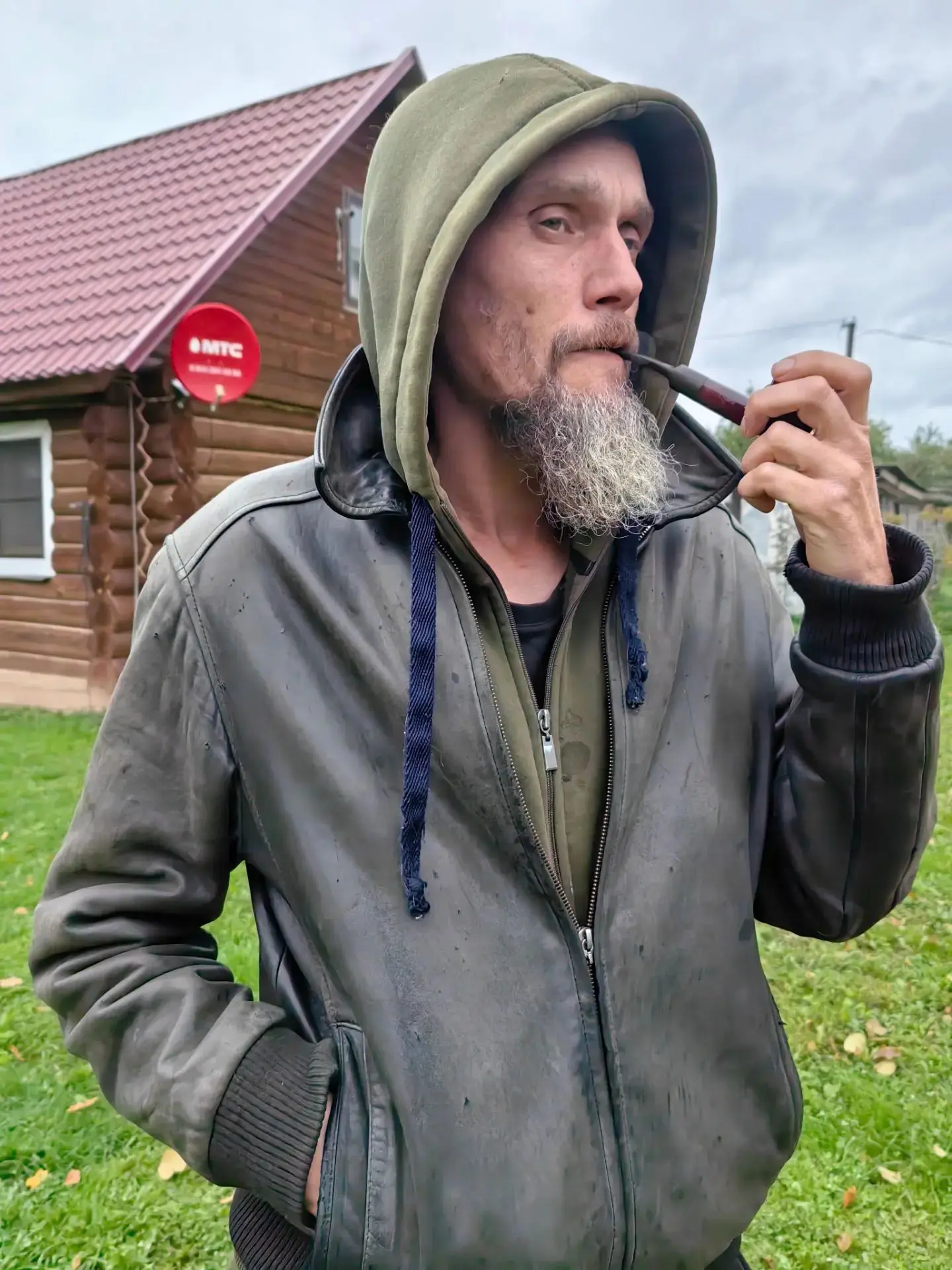 Живем. Грусть грустью, а заботы никуда не денутся, тем более осень традиционно предвеща...