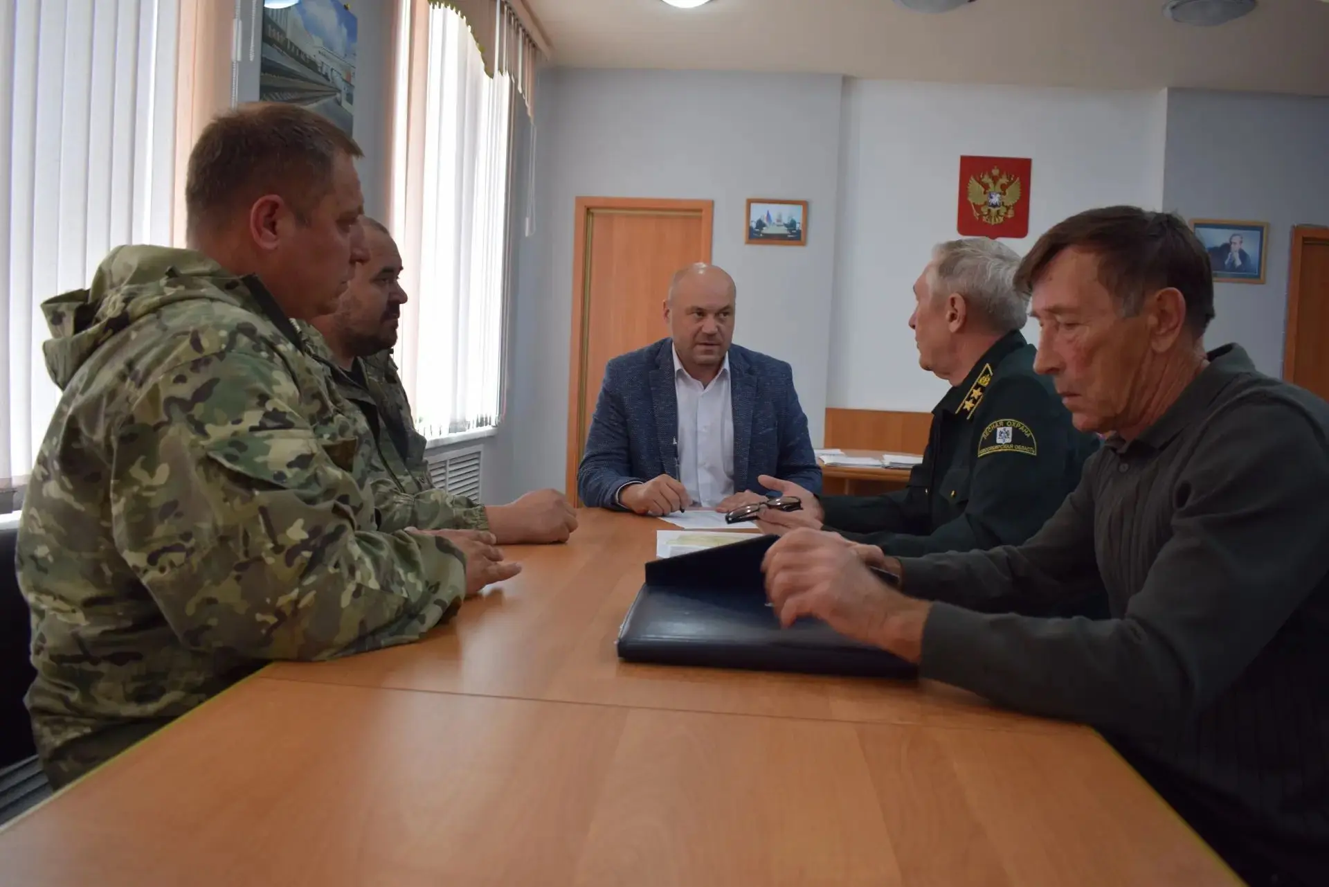 Глава Барабинского района встретился с лесничеством: как законно заготовить древесину в...