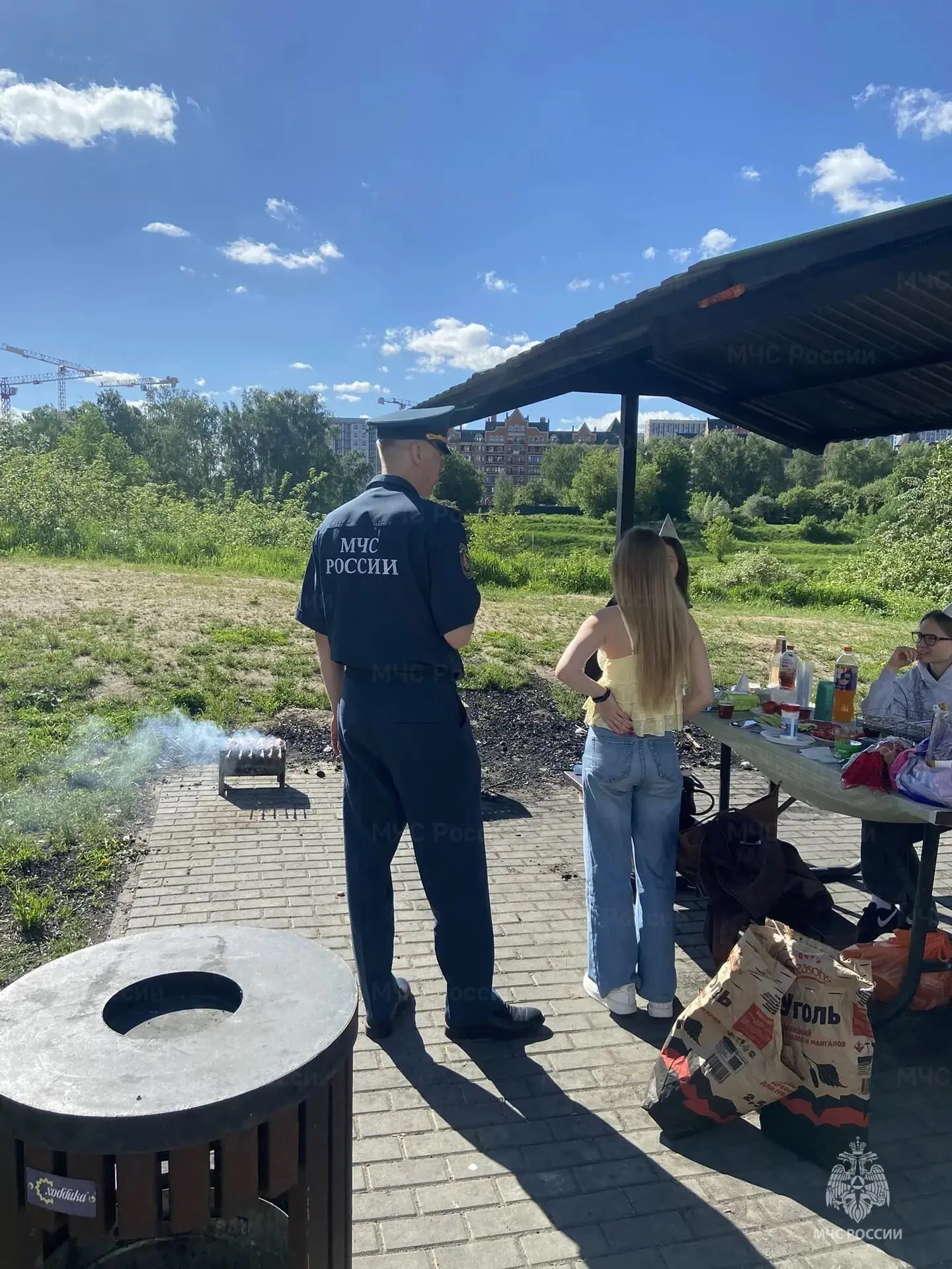⚠️ Совместный рейд в Долгопрудном: профилактика пожаров и безопасности на воде  Сотрудники отдела на