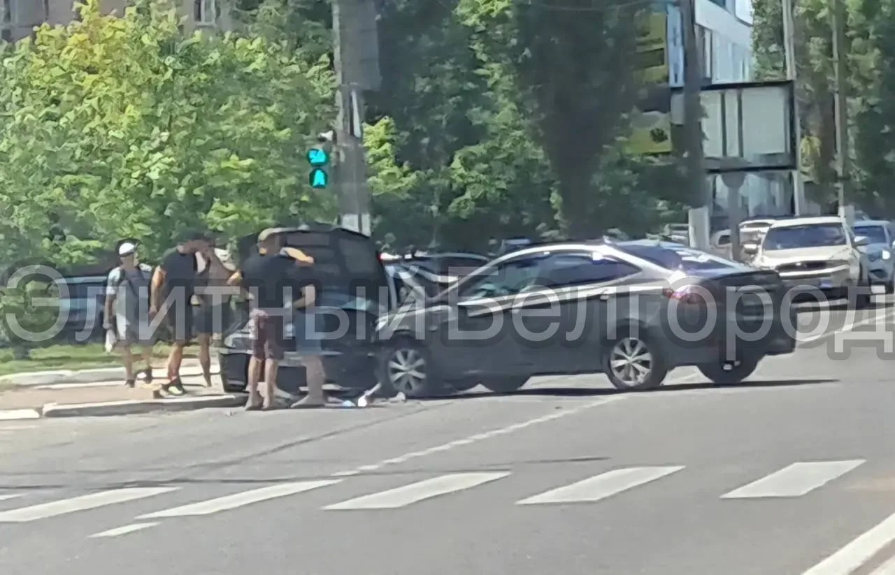 🤯Сегодня на пересечении улиц Губкина и Шаландина произошло ДТП

Подробности аварии пока неизвестны
