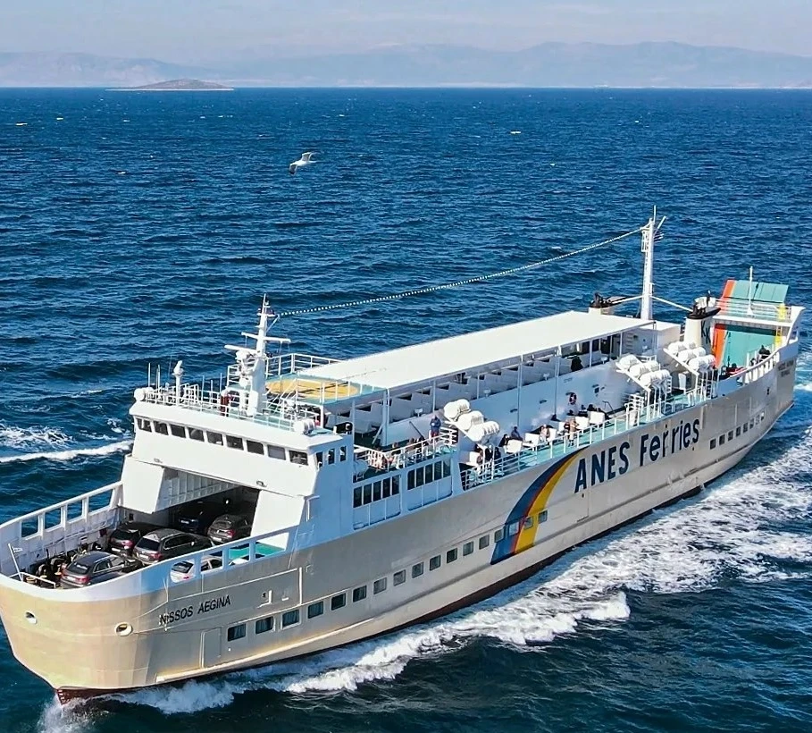 🇬🇷⚓⛴  «Nissos Aegina»: паром-рецидивист за три дня «приложился» к такси и причалу
