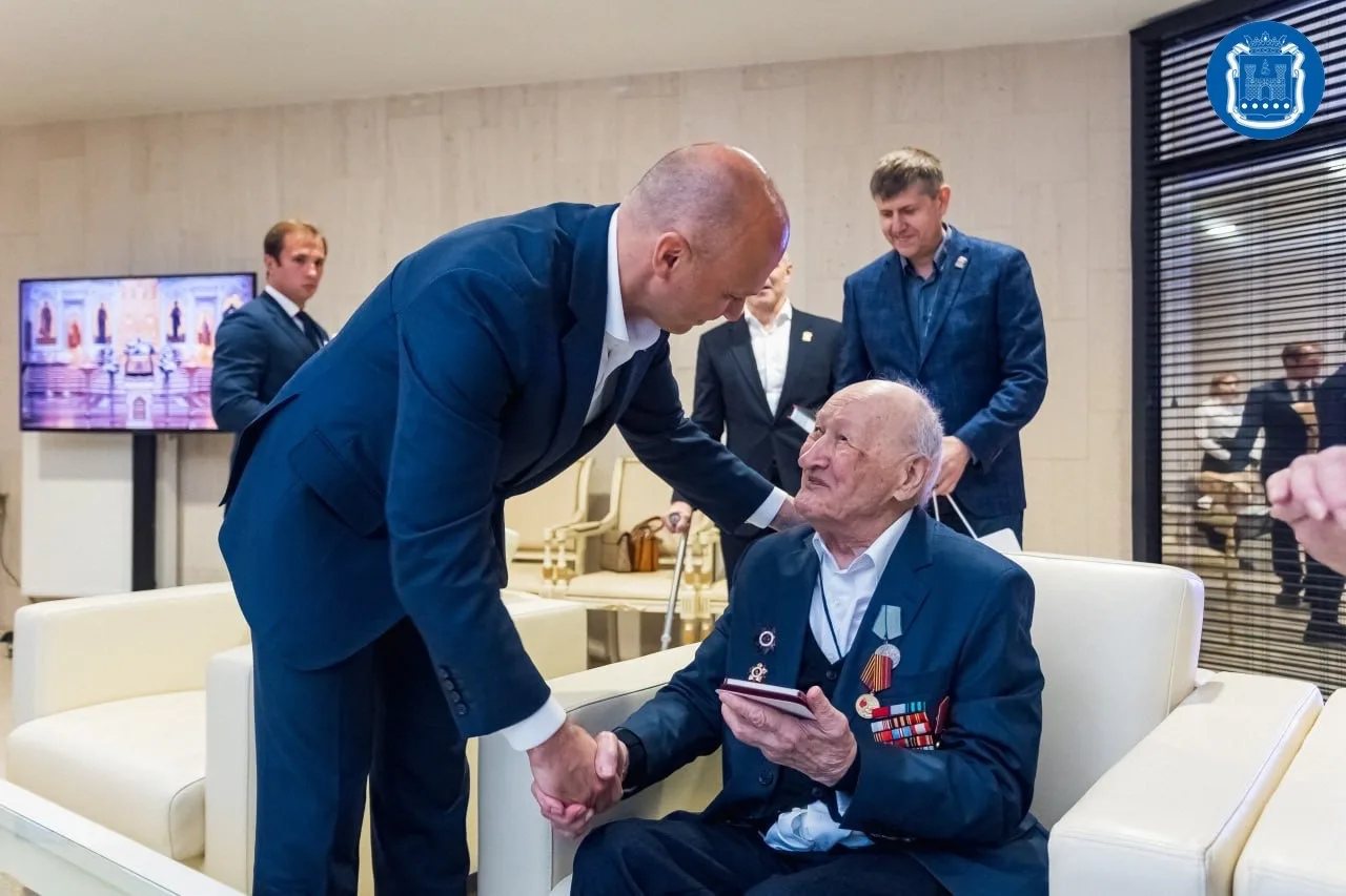 Алексей Беспрозванных встретился со 100-летним ветераном – участником штурма Кёнигсберга.
