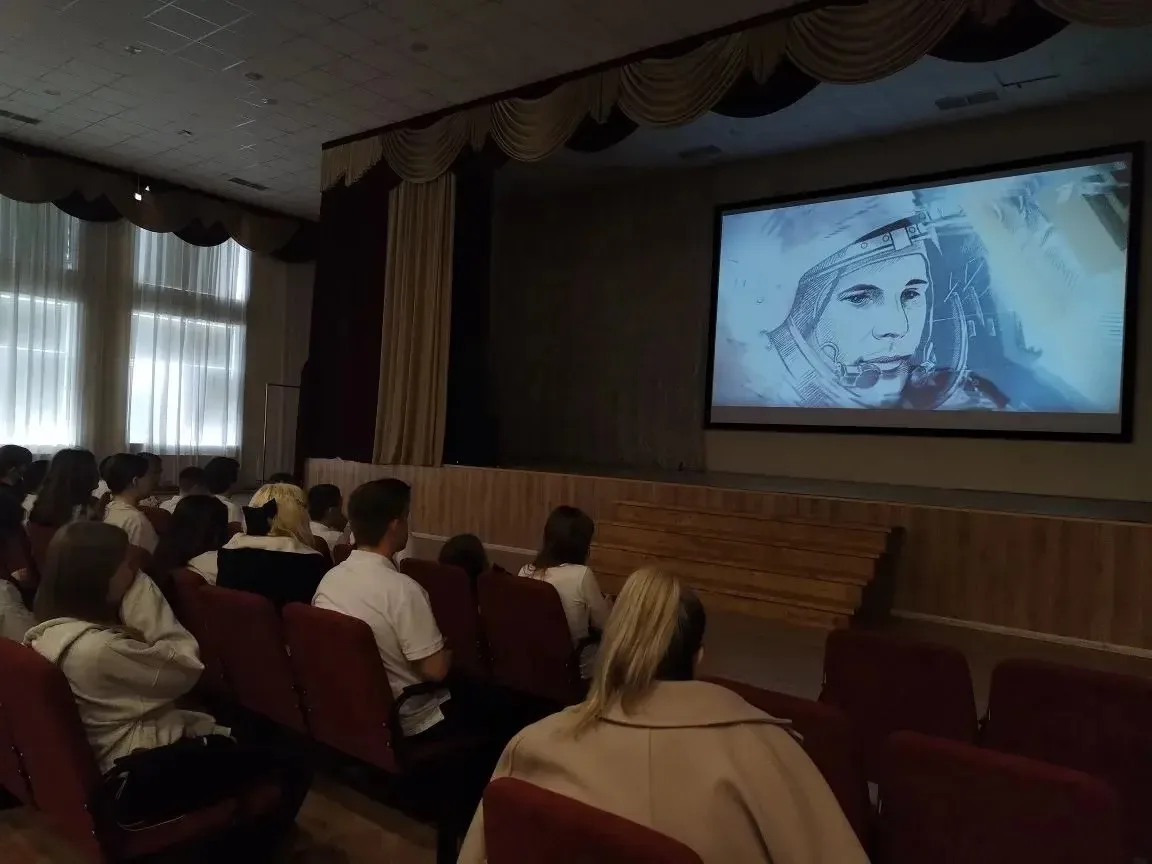 🚀✨ Семиклассники отправились в космическое путешествие!  На этой неделе ученики 7-х классов посмотре