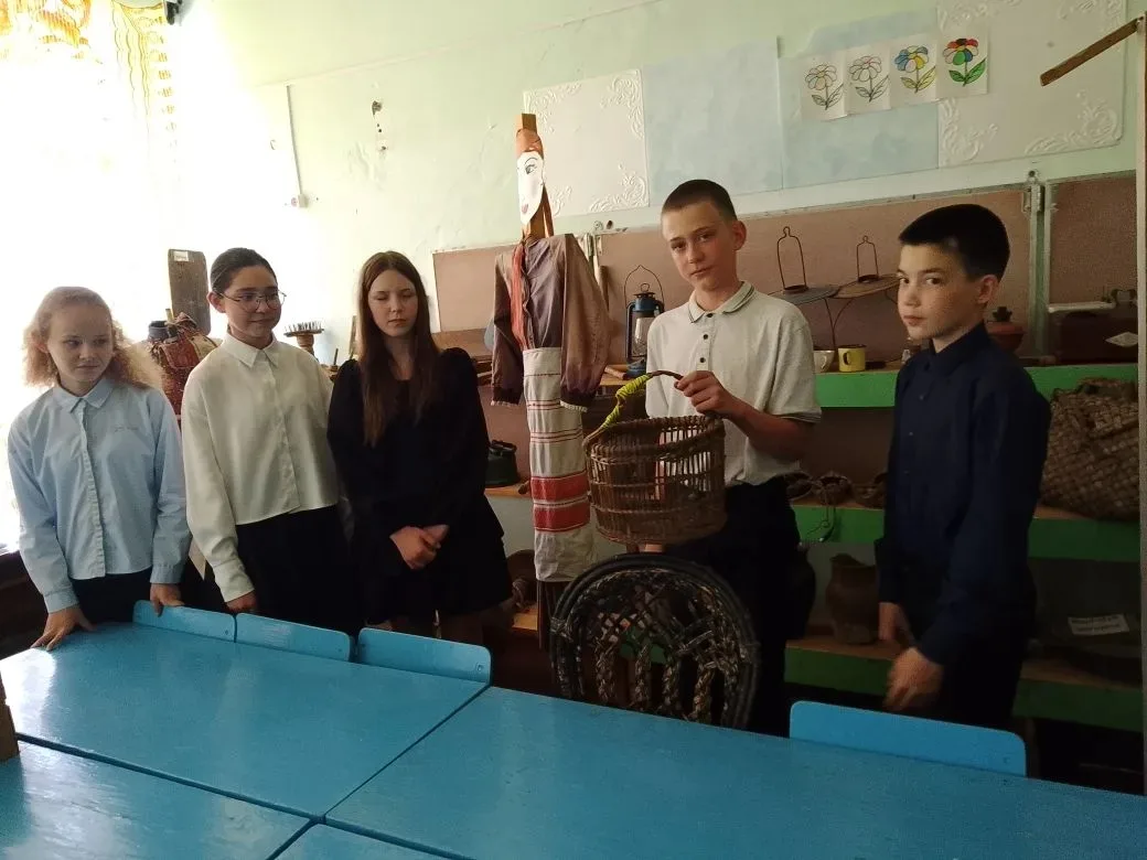 ➡19 мая в школе с. Мари-Малмыж в рамках работы школьного музея прошло мероприятие "Мир ...