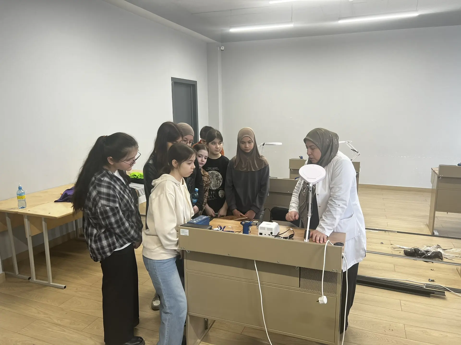 Сегодня учащиеся 6‑го класса посетили мастер‑класс «Оказание первой медицинской помощи» в ЧПОУ «Меди