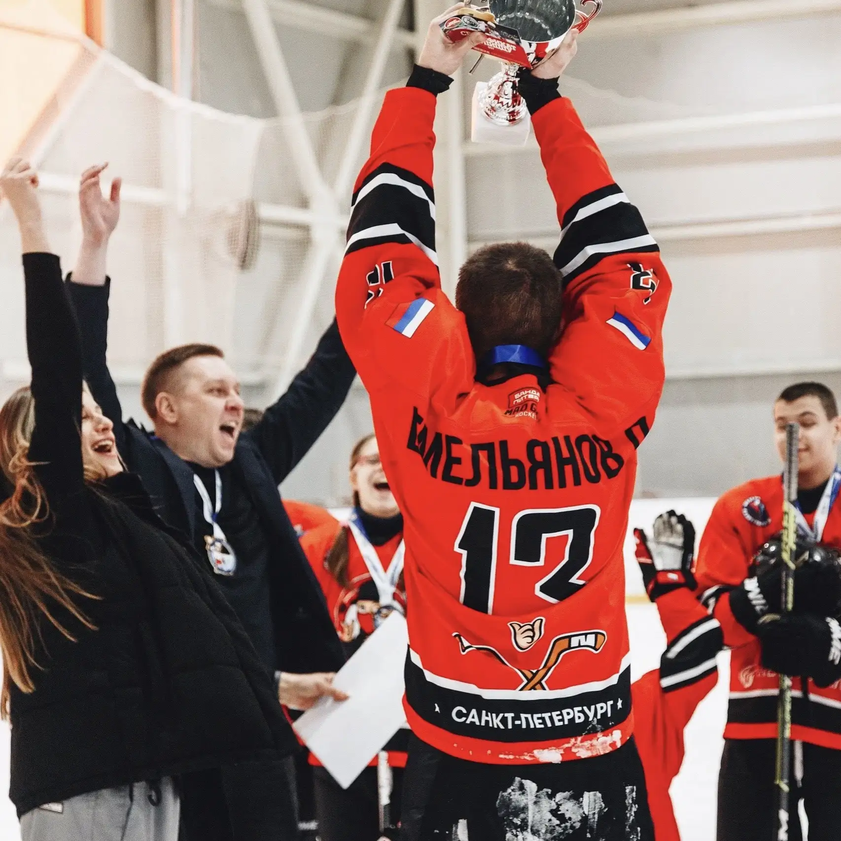 🏆 «Банда Питера» завершила серию выездных турниров в Нижнем Новгороде 🏒

Теплый прием, яркие эмоци