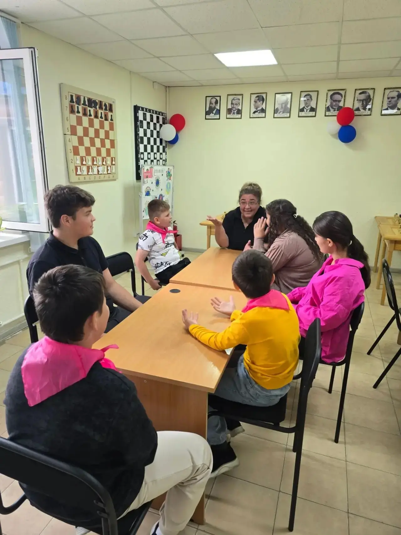 🎉 Яркий день в «Беседке»: безопасность, шахматы и хорошее настроение! 🎉

🏛 МБУ «Современник», мол