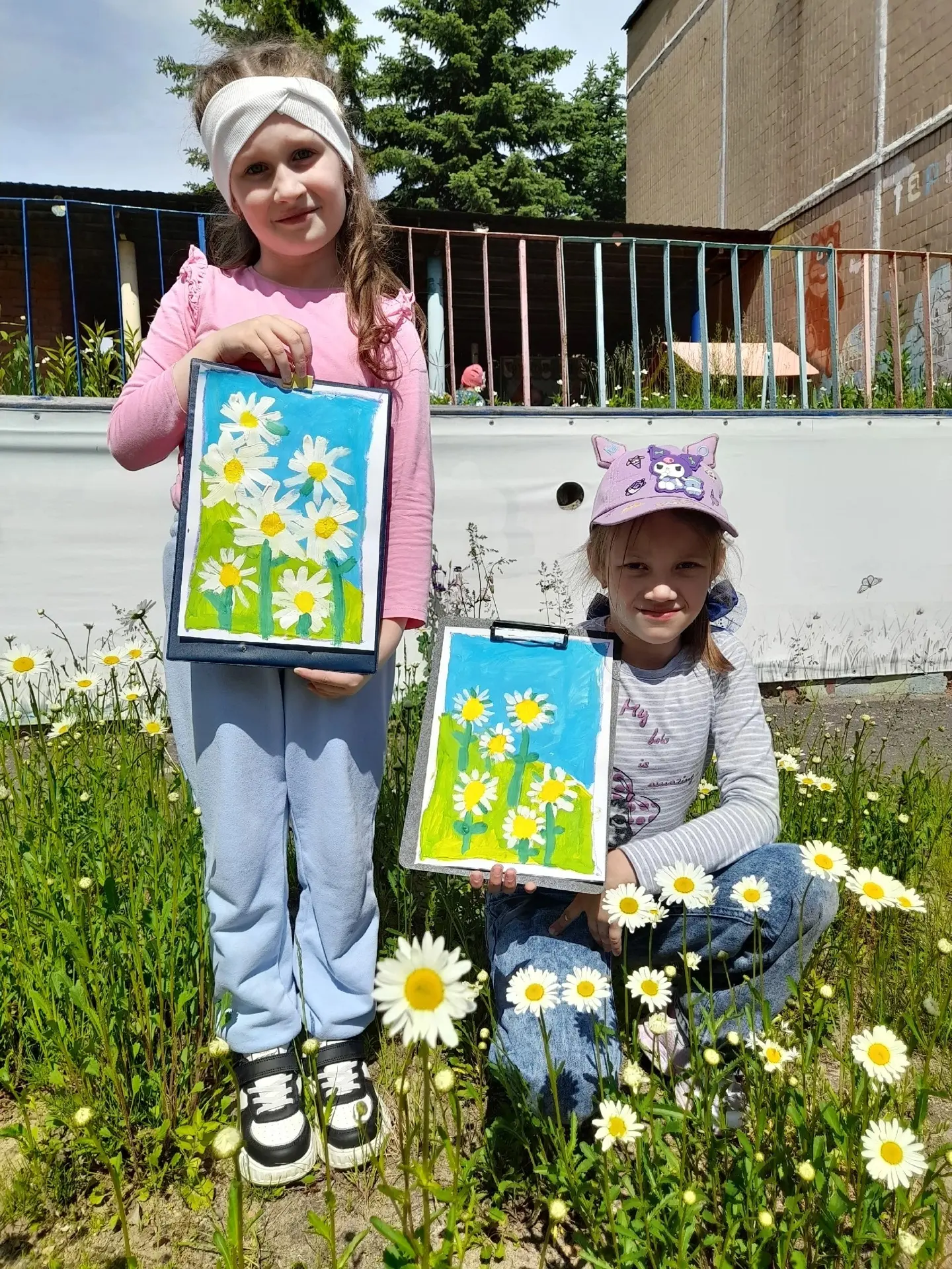 🎨 Каждое лето в нашем детском саду по традиции устраивают особенную прогулку — пленэр.