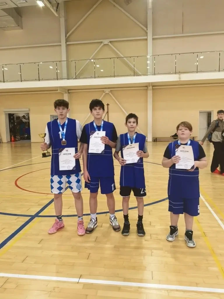 🏀 ПОЗДРАВЛЯЕМ НАШИХ БАСКЕТБОЛИСТОВ С БРОНЗОЙ! 🏆  Сегодня команда нашего лицея приняла участие в горо