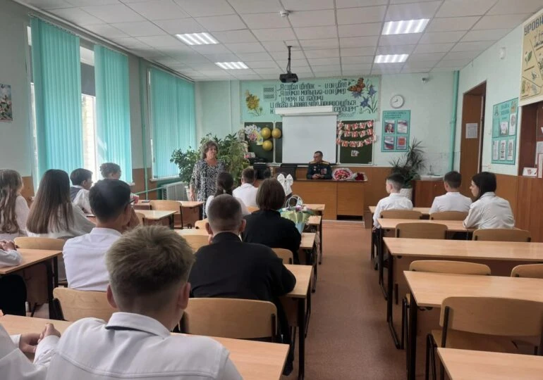 🇷🇺 Самарская школа №163 присоединилась к Всероссийской акции «Быть рядом»