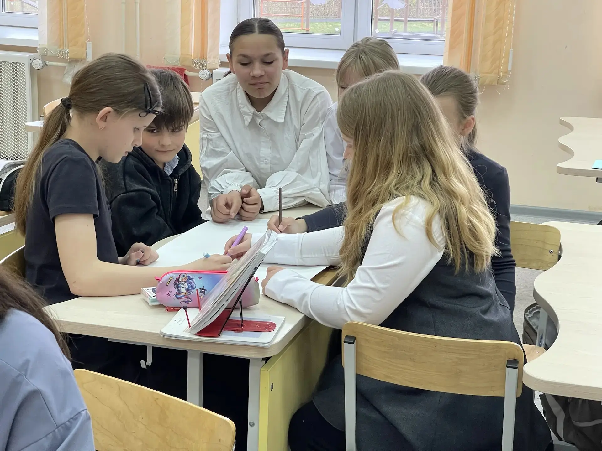 ✨5-го мая в 4Б классе  (кл. Руководитель Жуковская И. К.) состоялся тёплый и важный тренинг на сплоч