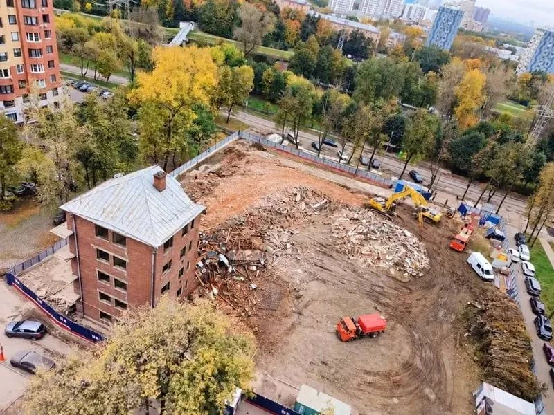 🚨 Пятиэтажка на Лодочной улице обрушилась при сносе