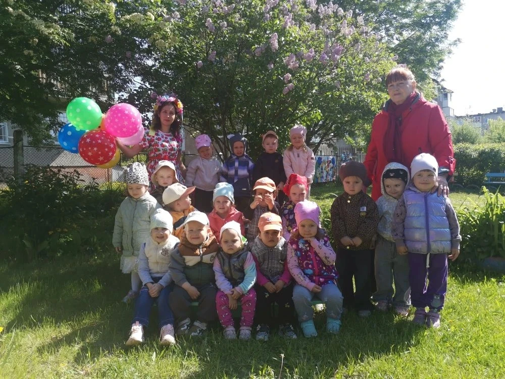 🌞 В гости к самым маленьким пришло лето! 🎈

Лето — самое любимое время года. Особенно когда тебе в