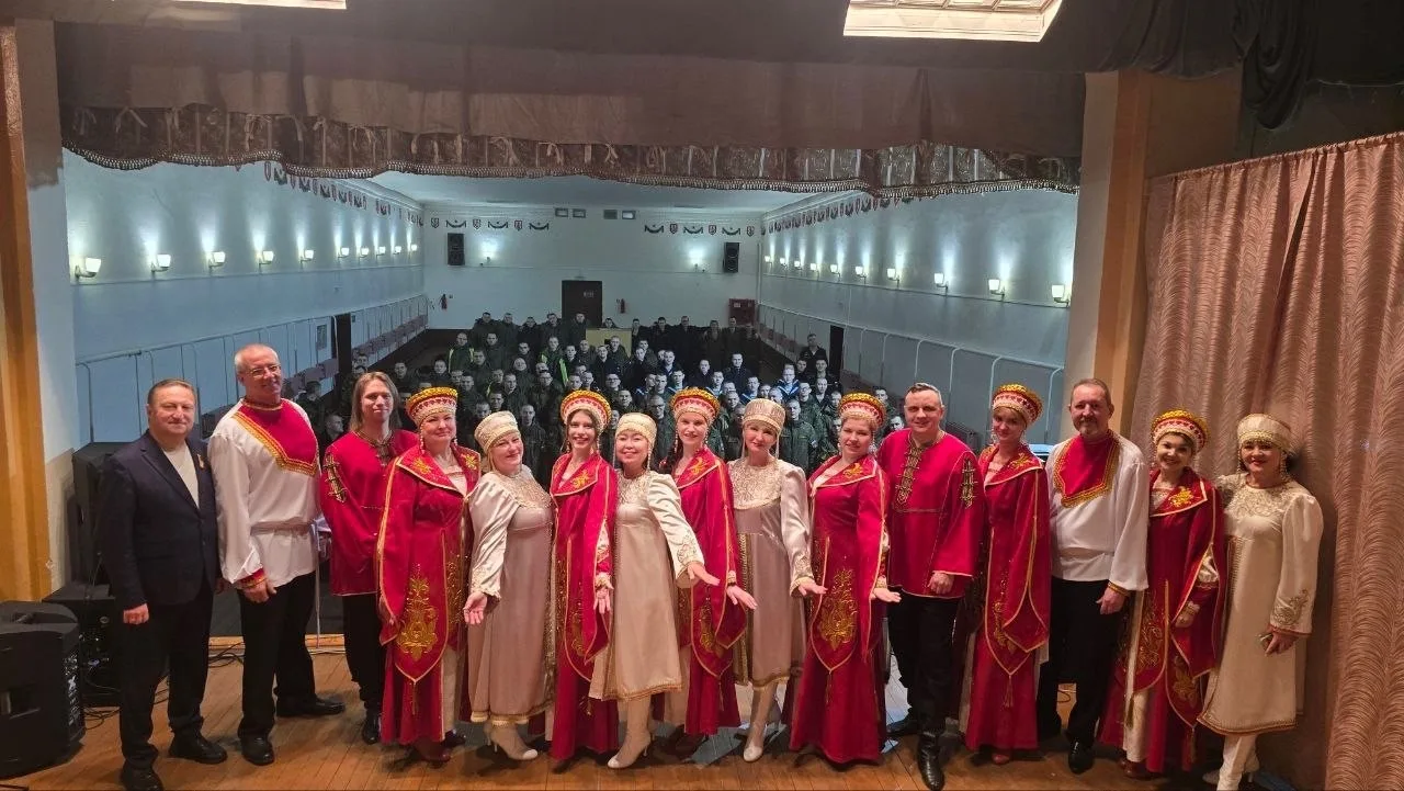18 января народный самодеятельный коллектив ансамбль песни «Баренц-Бэнд» (руководитель ...