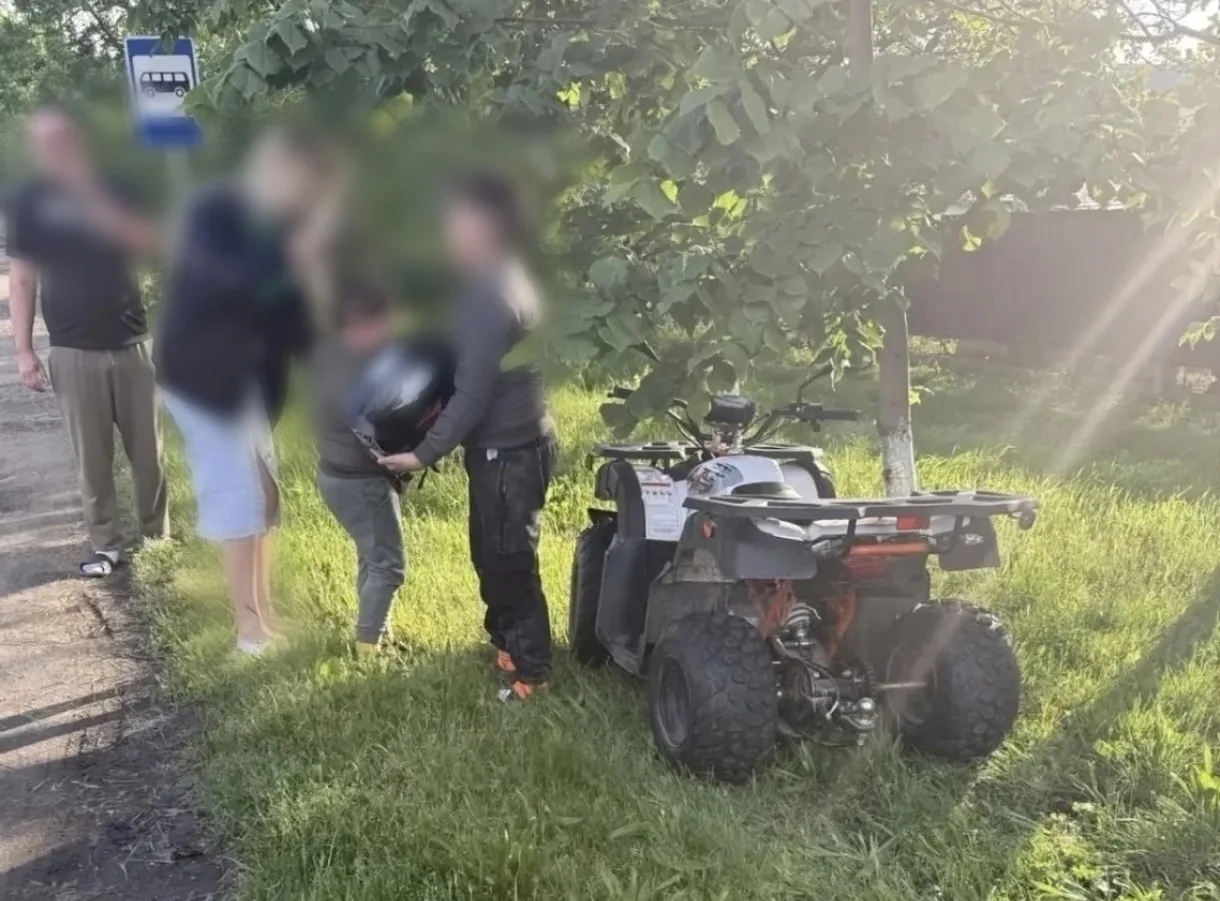 На маршруте патрулирования внимание инспекторов привлекли 4 несовершеннолетних, трое из которых ехал