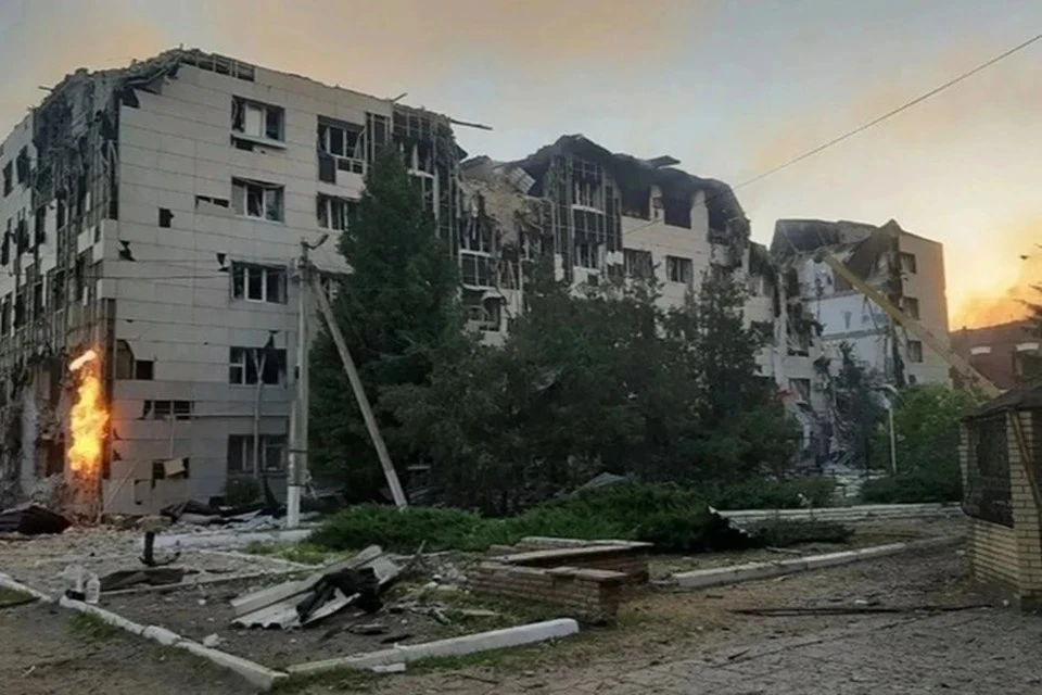 🔥 Ракетный удар ВСУ по колледжу в Старобельске унес жизни трех студенток  Журналист RT Мурад Газдиев