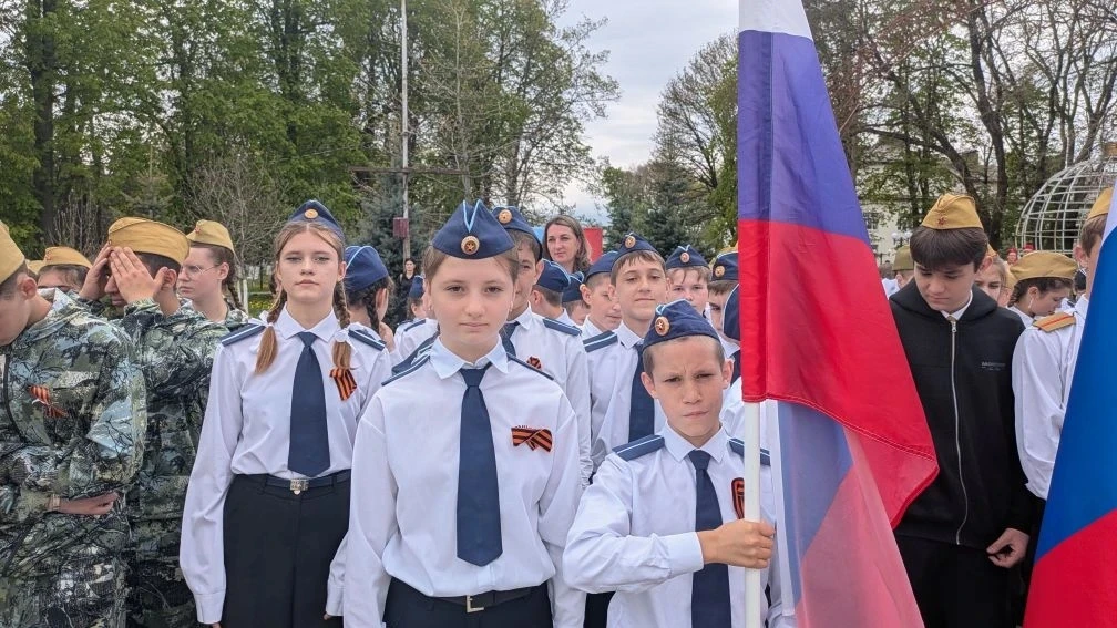 Наши ребята на районном смотре строя и песни!