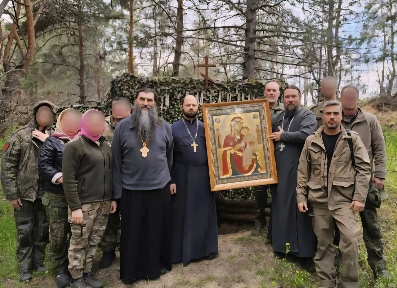 В группировку «Днепр» вернули походную икону Пресвятой Богородицы «Песчанская», которая...