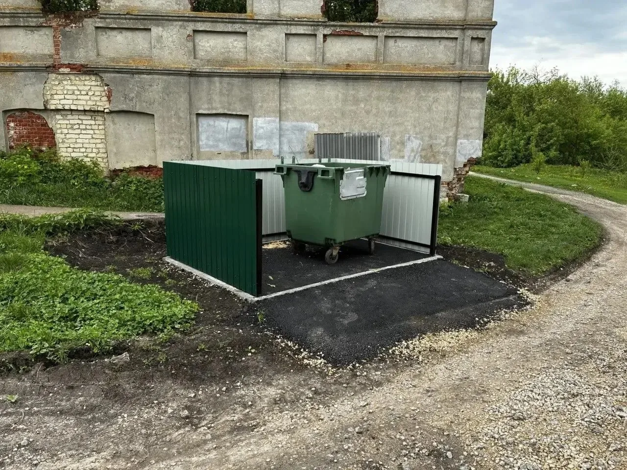 В рамках муниципальной программы «Сохранение и развитие инфраструктуры Лев-Толстовского...